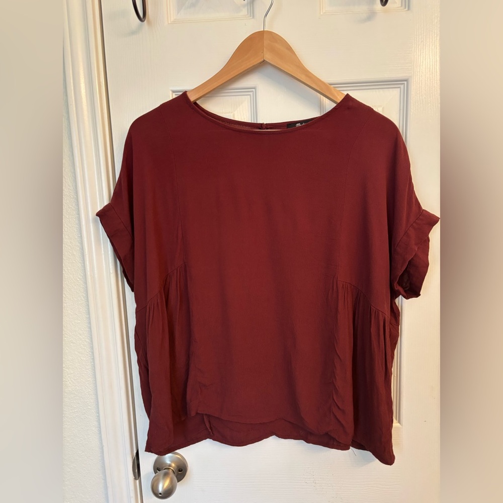 Madewell Burgundy Short Sleeve Blouse 
Pit to pit: 19”
Width: 23”